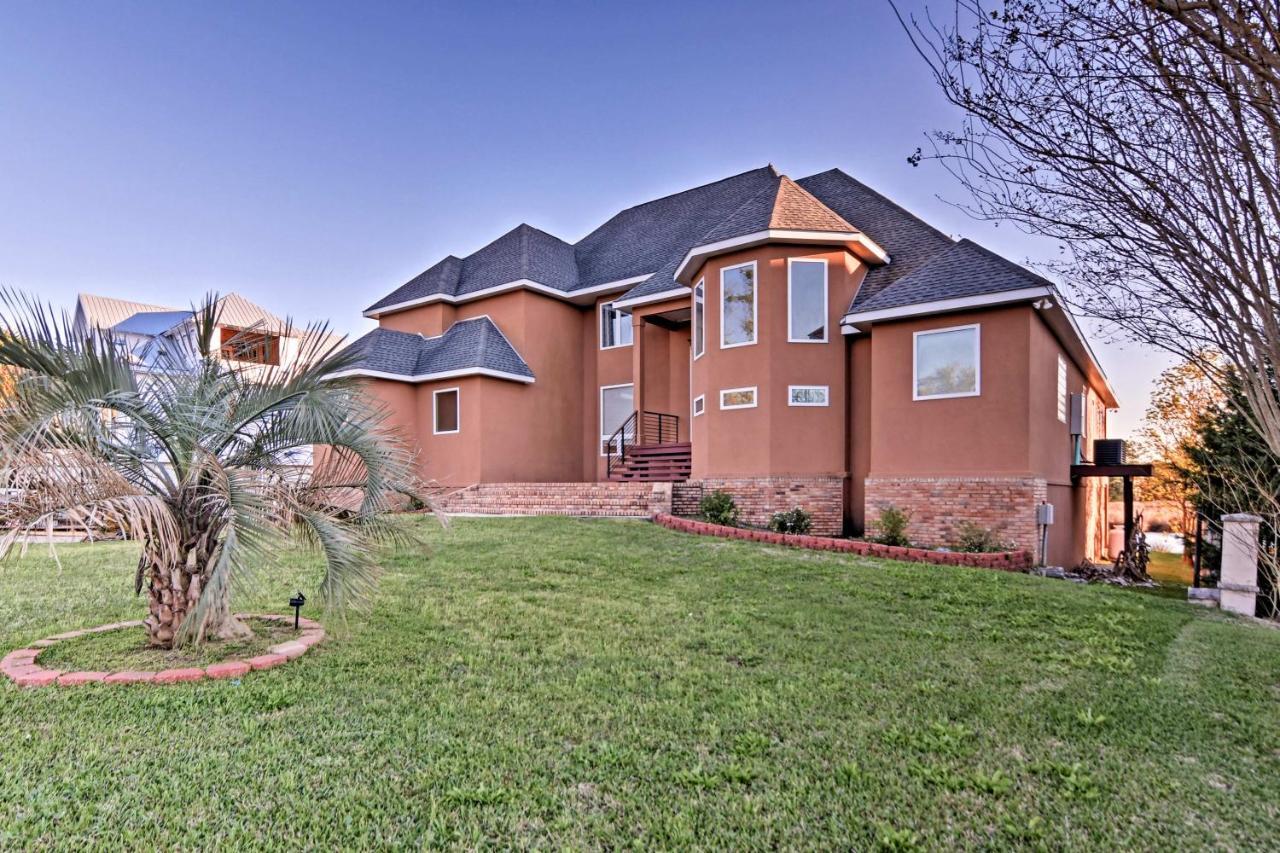 Gorgeous Ocean Springs Waterfront Home With Dock! Екстер'єр фото