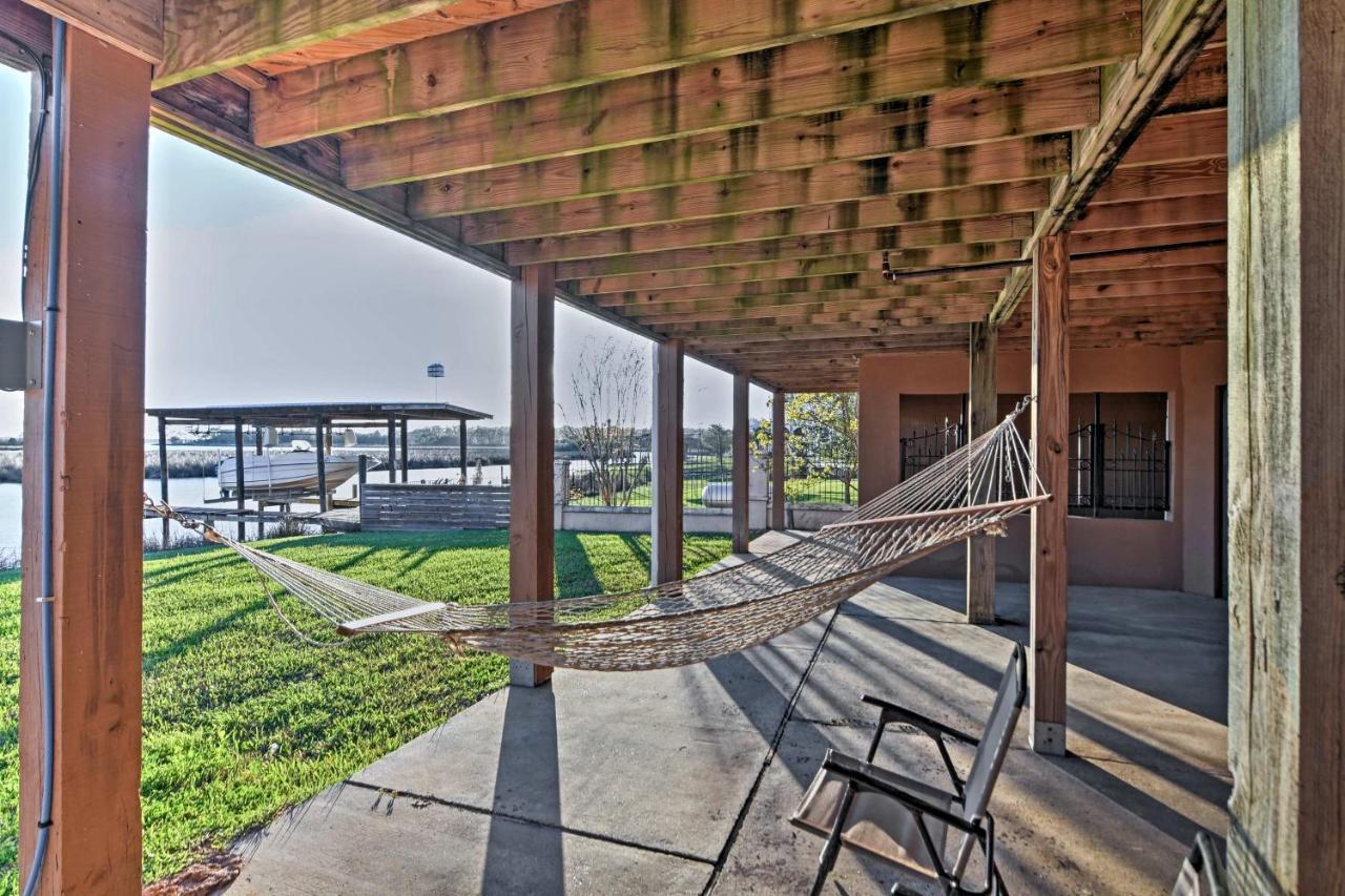 Gorgeous Ocean Springs Waterfront Home With Dock! Екстер'єр фото